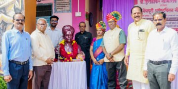 शतक महोत्सवी शाळेचे सेवानिवृत्त प्राचार्य स्वामीराव हिरोळीकर यांचा सेवापूर्ती सोहळा संपन्न