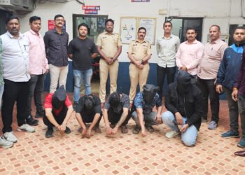 उच्चभ्रू सोसायटीमधील इमारतीच्या टेरेसवर सुरू होते हुक्का पार्लर