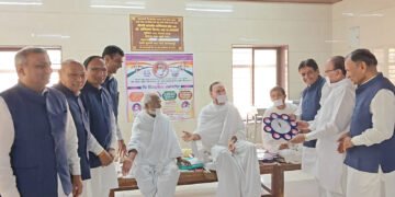 वाणी के जादुगार डॉ. वरुणमुनीजी म. सा. द्वारा आकुर्डी श्री संघ को होली चातुर्मास