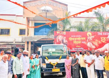 भुम नगर परिषदेच्या नवीन सक्शन टँकरचे नगराध्यक्षा संयोगिता गाढवे यांच्या हस्ते पूजन