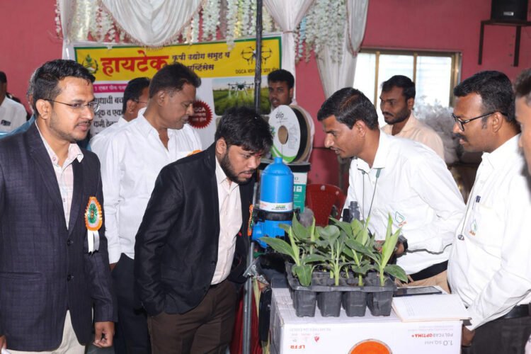 भूम येथे जिल्हास्तरीय खवा खरेदीदार–विक्रेता संमेलन व केळी पीक परिसंवाद उत्साहात संपन्न 1 19 2 26 5 1