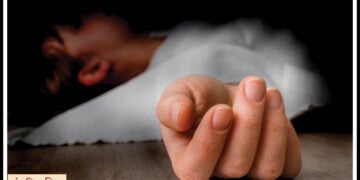 सलुन मालकाने चौथ्या मजल्यावरून उडी मारून केली आत्महत्या