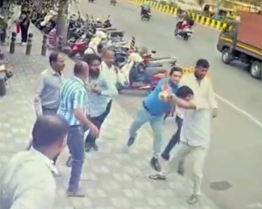 काँग्रेस प्रवक्ते हणुमंत पवार यांना पिस्तुल दाखवून मारहाण 1 24 02 26 1