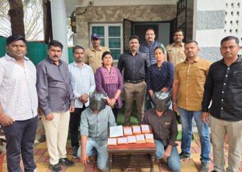 अंमली पदार्थांची तस्करी करणारे दोन दुकानदार जेरबंद