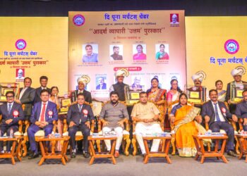 माहिती आणि तंत्रज्ञान हा आधुनिक व्यापाराचा पाया – नितीन गडकरी