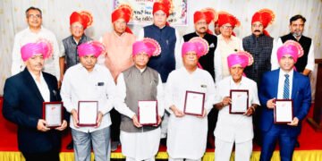 गुजराती समाजाने सामाजिक कार्यात योगदान द्यावे