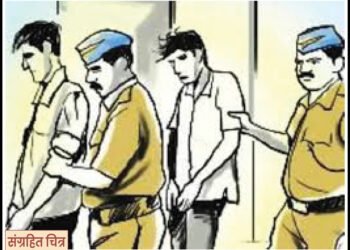 खून करण्यासाठी येणाऱ्या चौघांना पोलिसांनी पकडले