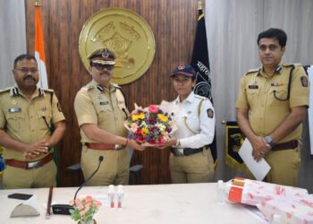 ‘पीटीपी’ अ‍ॅपवर तक्रार करा, बेकायदा होर्डिंग्सवर गुन्हे