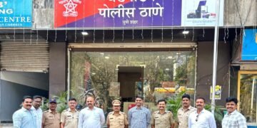 प्रवाशाच्या पत्नीकडून पैसे मागवून लुबाडणारे चौघे जेरबंद