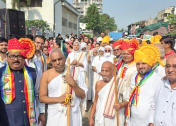 कोंढव्यात भगवान महावीर जन्मकल्याणकानिमित्त भव्य मिरवणूक