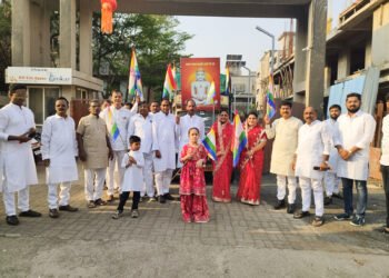 दत्तनगर में भगवान महावीर जन्मकल्याणक पर भव्य वरघोड़ा