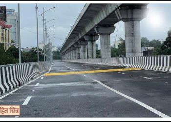 विद्यापीठ चौकातील दुमजली पुलाच्या उद्घाटनानंतर दुहेरी वाहतूक पूर्ववत 8 विद्यापीठ चौकातील दुमजली पुलाच्या उद्घाटनानंतर दुहेरी वाहतूक पूर्ववत