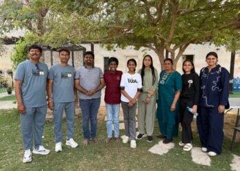 दुबईत अडकलेल्या प्रवाशांना डॉ. धिरज जैन यांचा आधार