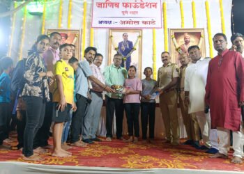 जाणीव फाऊंडेशनतर्फे महामानवांची संयुक्त जयंती व पुस्तके वाटप उपक्रम संपन्न