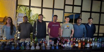 हॉटेलमध्ये राजरोजपणे सुरु होता हुक्का पार्लर, विना परवाना बार