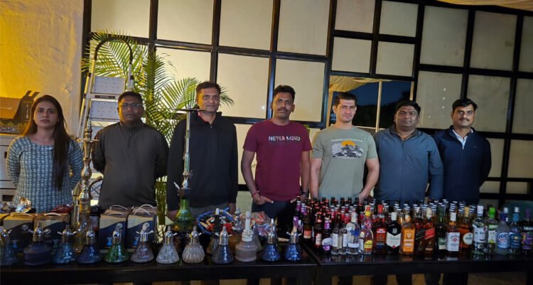 हॉटेलमध्ये राजरोजपणे सुरु होता हुक्का पार्लर, विना परवाना बार 1 7 4 26 2